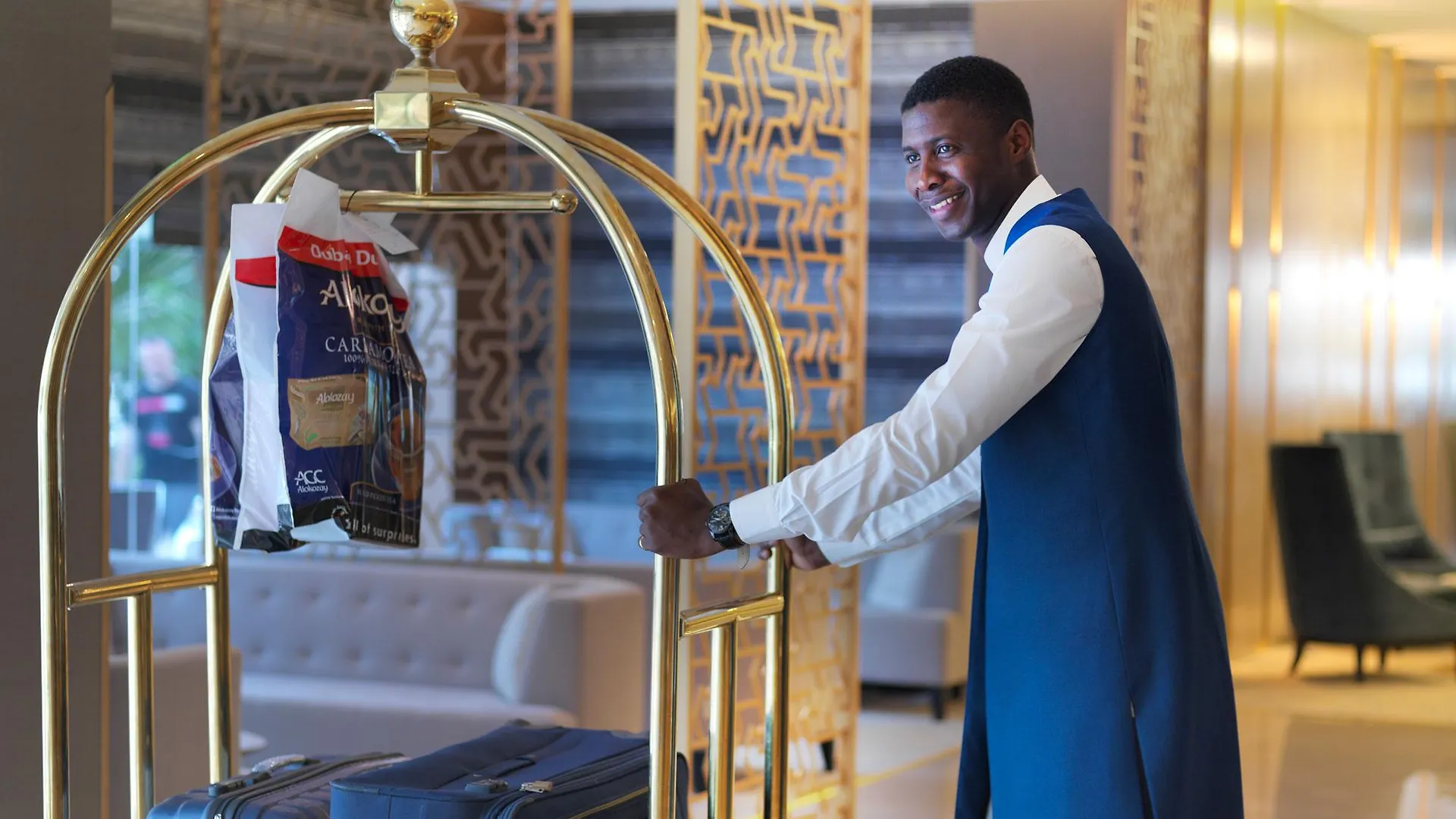 Two Seasons Hotel & Apartments Dubai 4*,