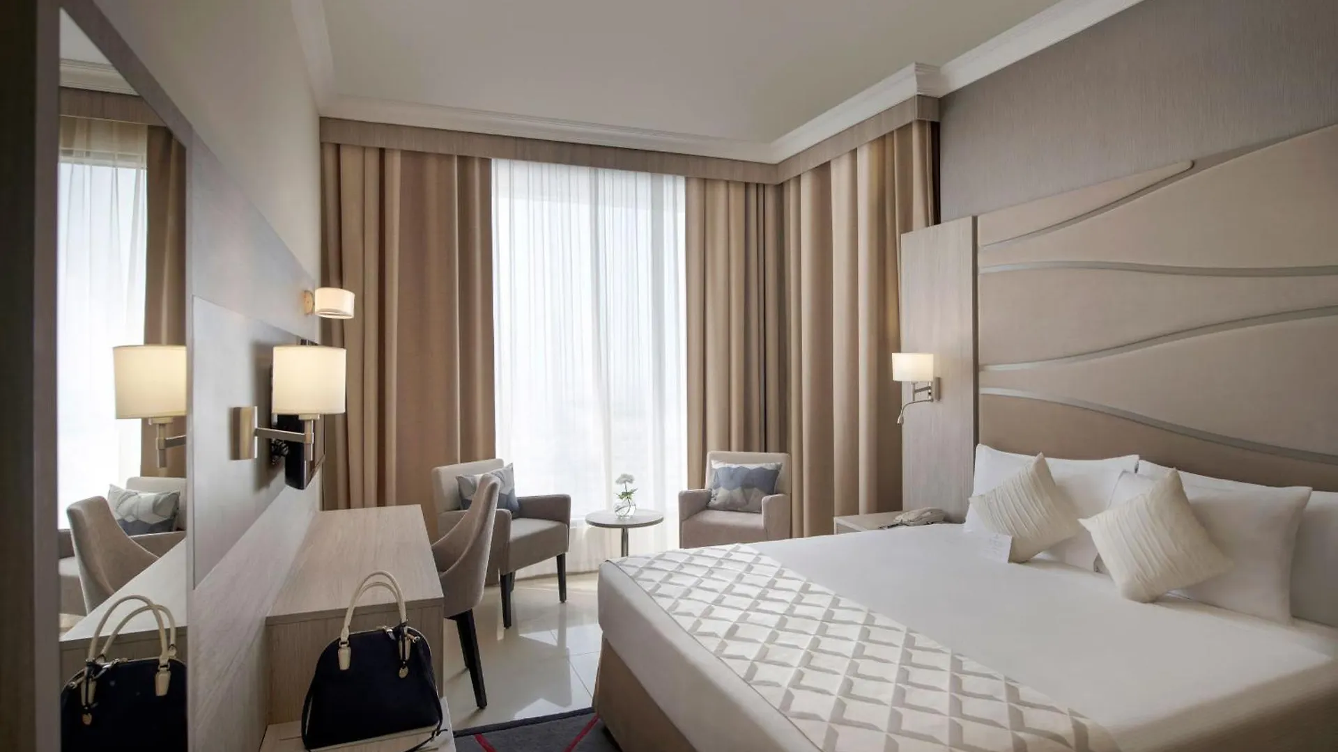 Two Seasons Hotel & Apartments Dubai Aparthotel