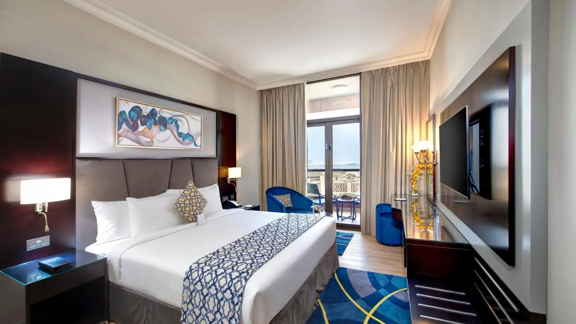 Two Seasons Hotel & Apartments Dubai 4*,  United Arab Emirates