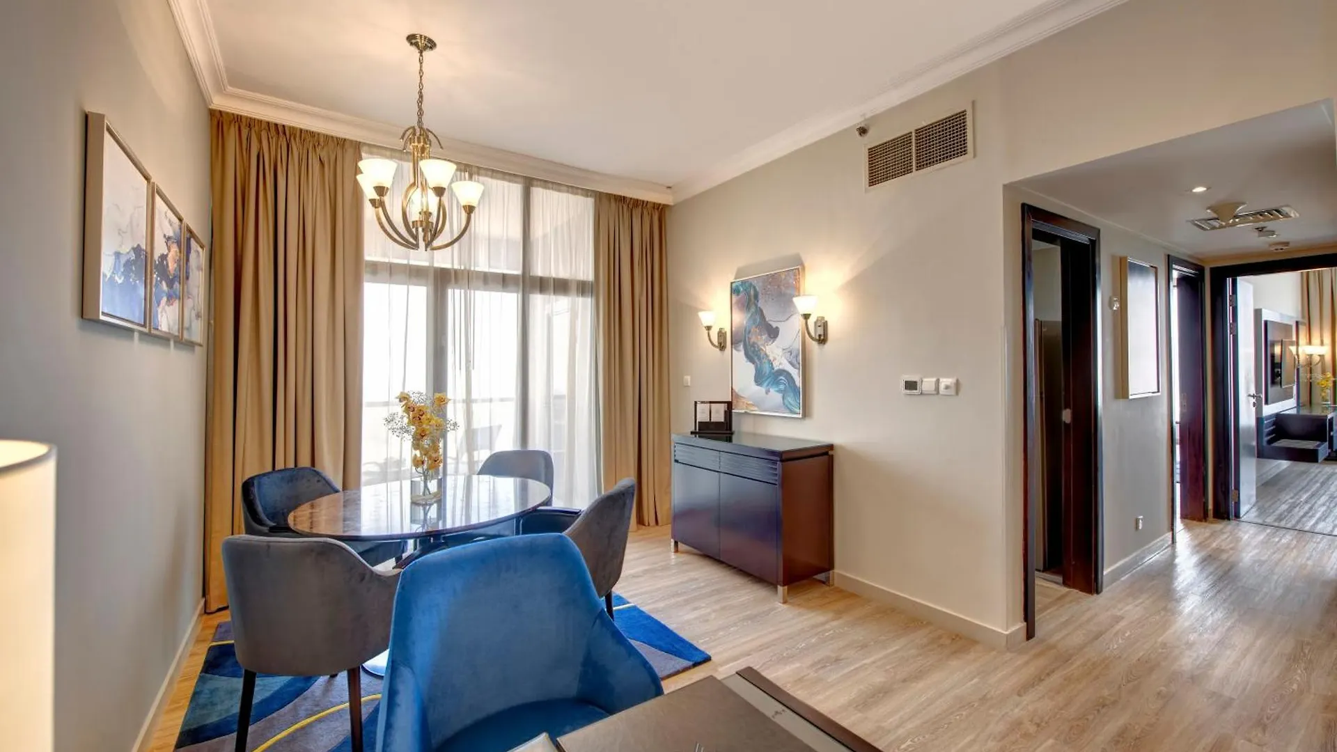 Two Seasons Hotel & Apartments Dubai Aparthotel