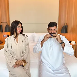 doubletree-by-hilton-dubai-business-bay.sharjah-hotels.com/
