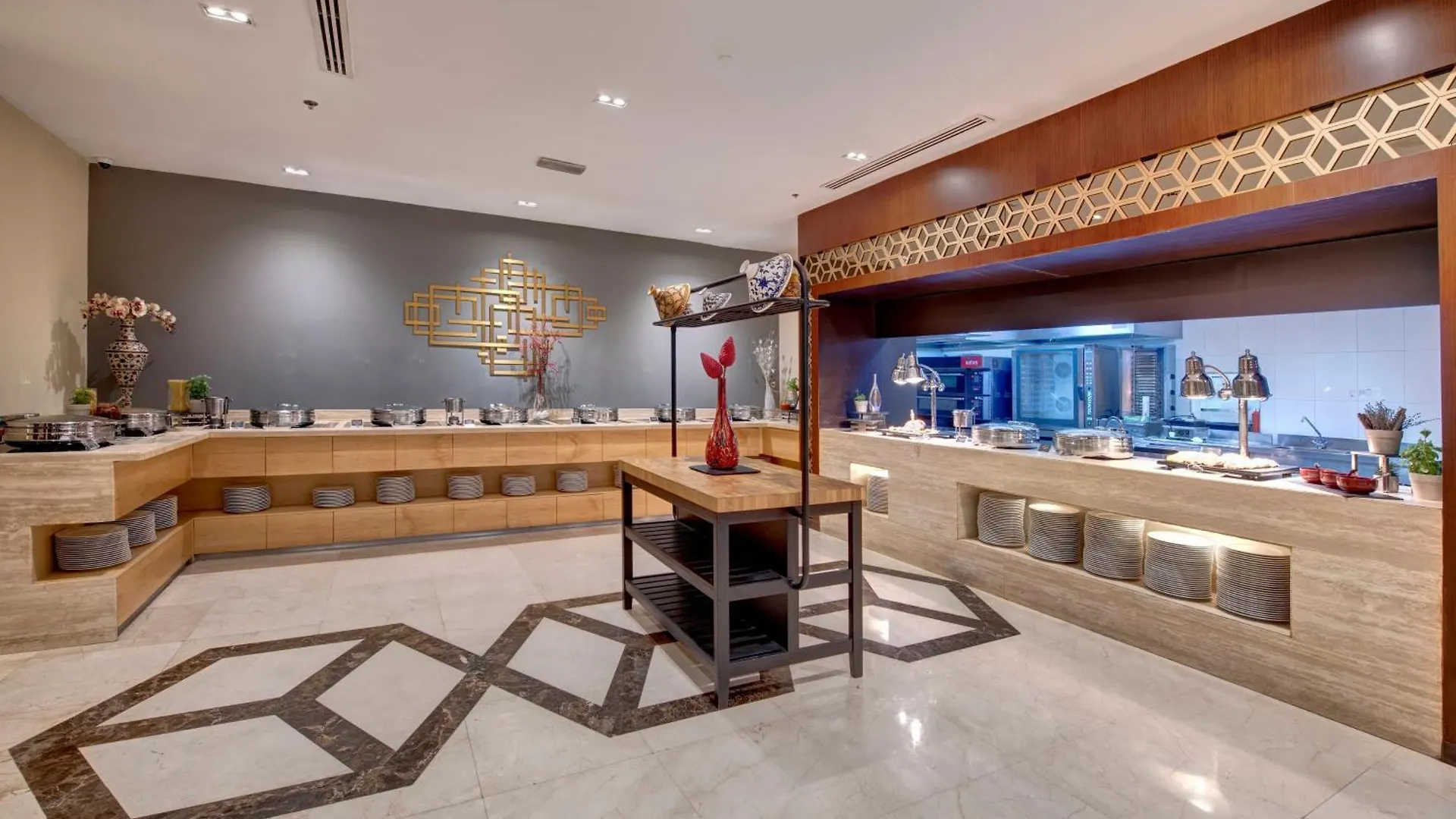 Two Seasons Hotel & Apartments Dubai Aparthotel