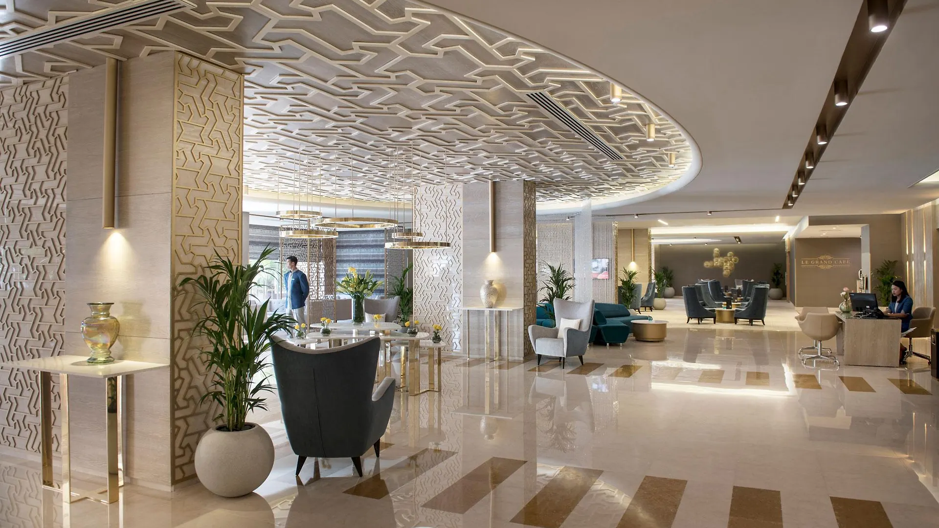 Two Seasons Hotel & Apartments Dubai 4*,