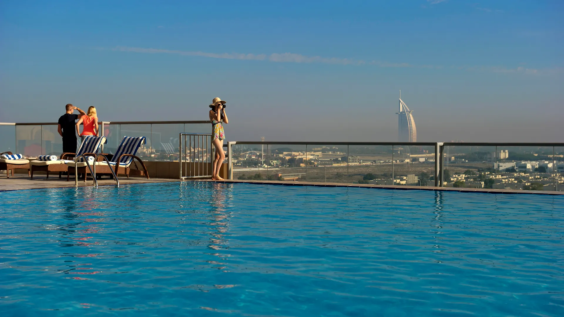Aparthotel Two Seasons Hotel & Apartments Dubai
