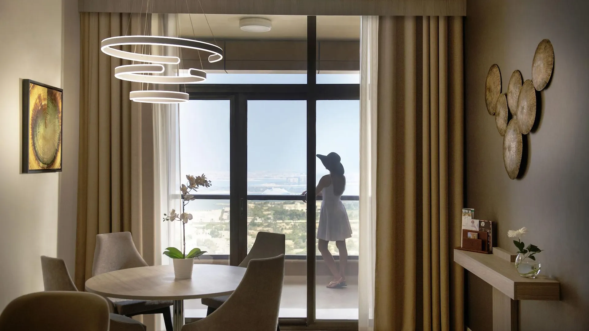 Two Seasons Hotel & Apartments Dubai Aparthotel
