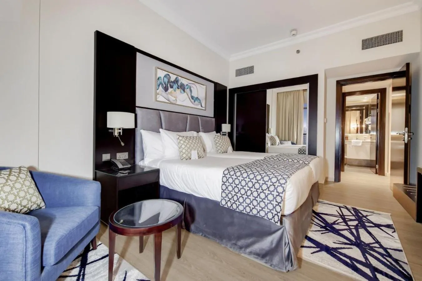 **** Aparthotel Two Seasons Hotel & Apartments Dubai United Arab Emirates