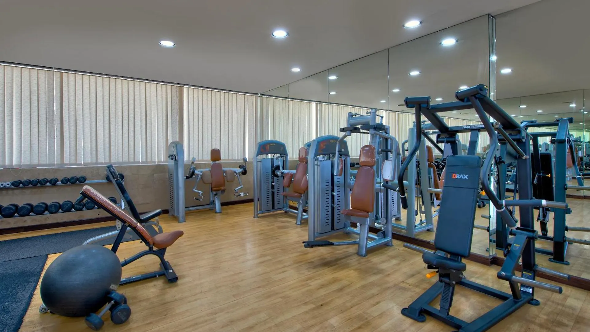**** Aparthotel Two Seasons Hotel & Apartments Dubai United Arab Emirates