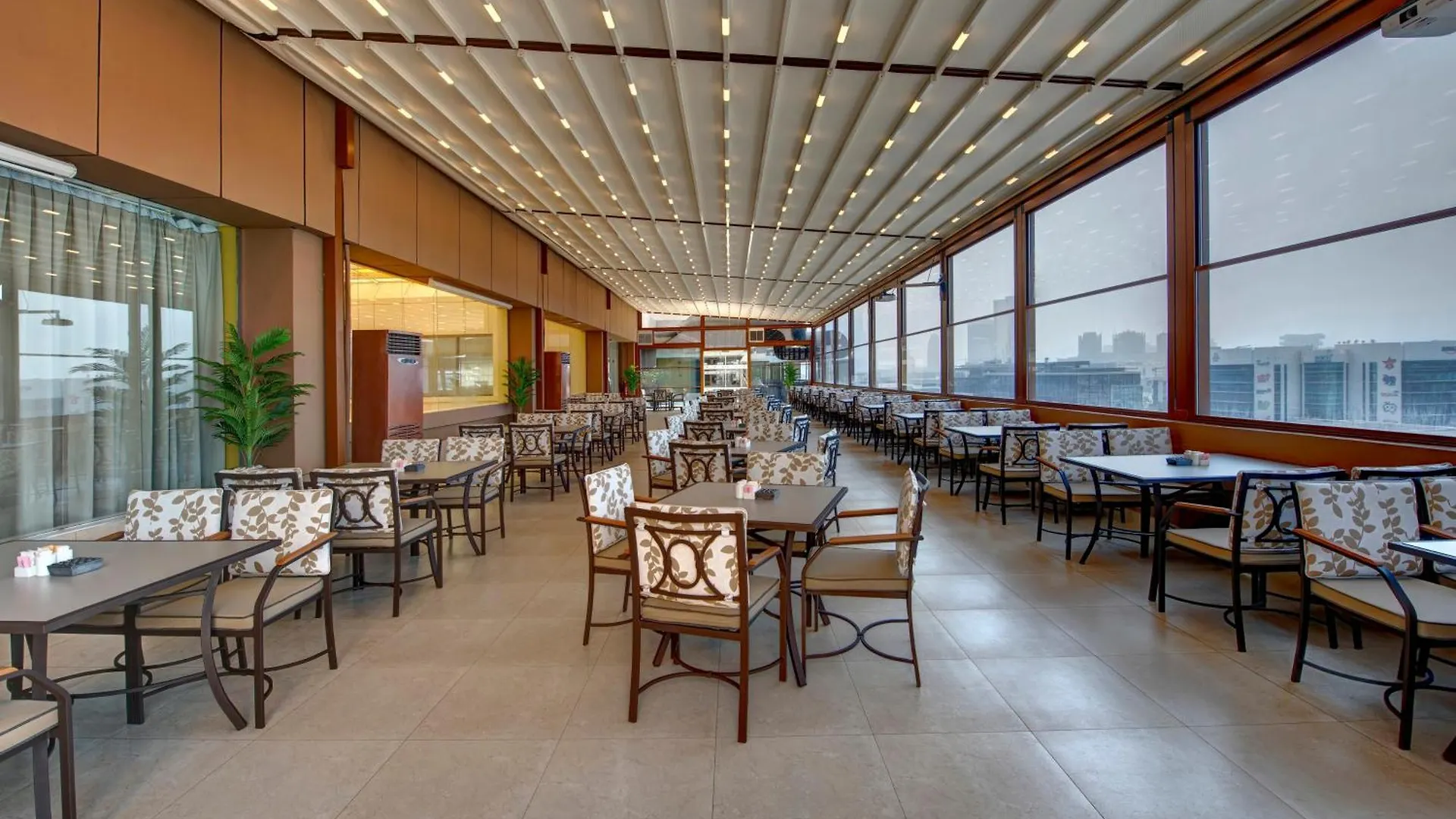 **** Aparthotel Two Seasons Hotel & Apartments Dubai United Arab Emirates