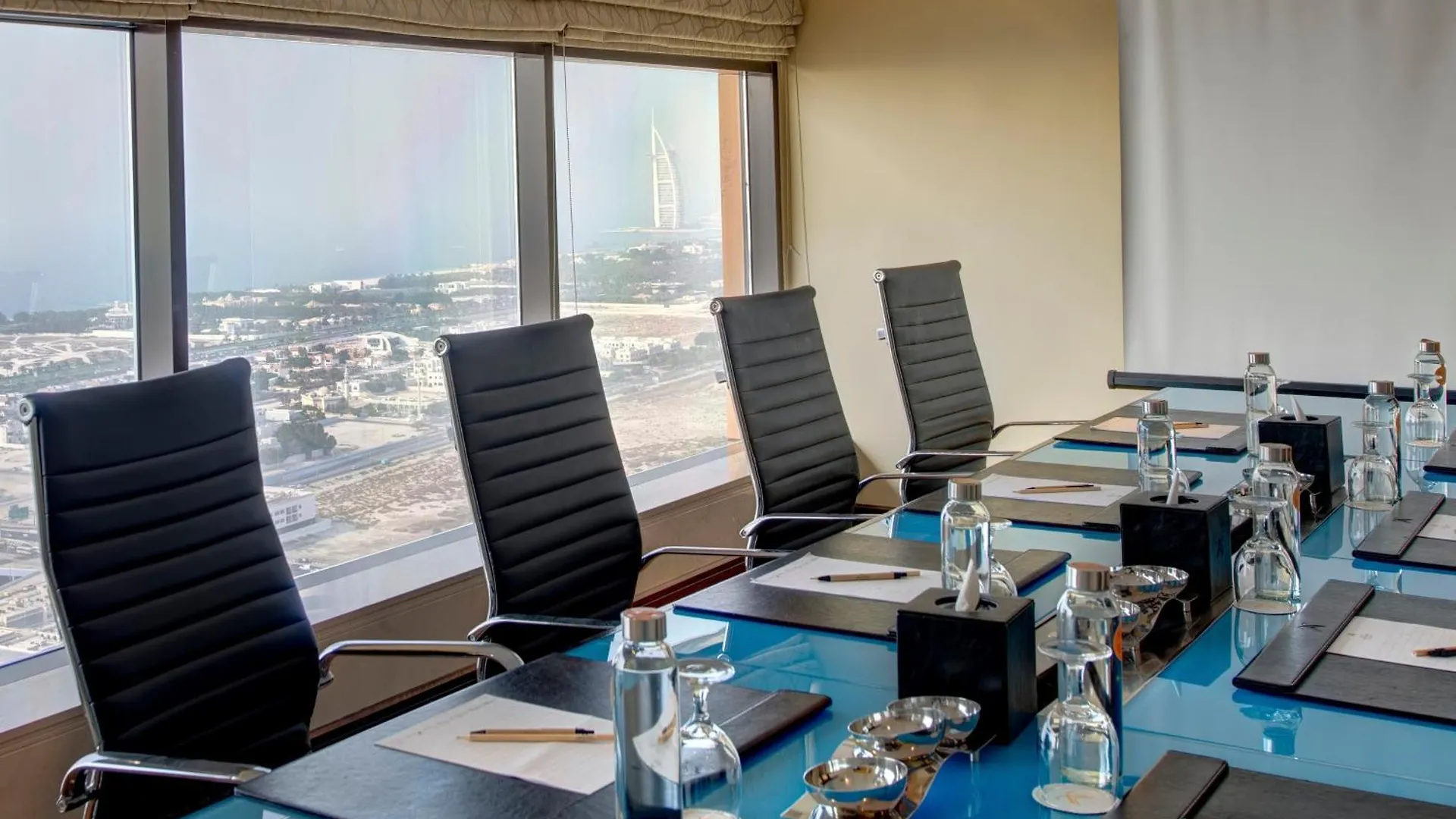 Aparthotel Two Seasons Hotel & Apartments Dubai